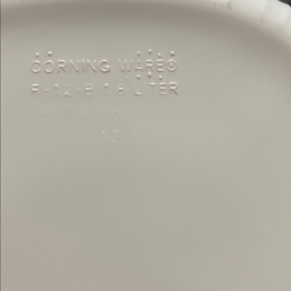 Vintage Corning ware French White casserole dishes with gold trim 2.8 L and 1.8 - Picture 5 of 16